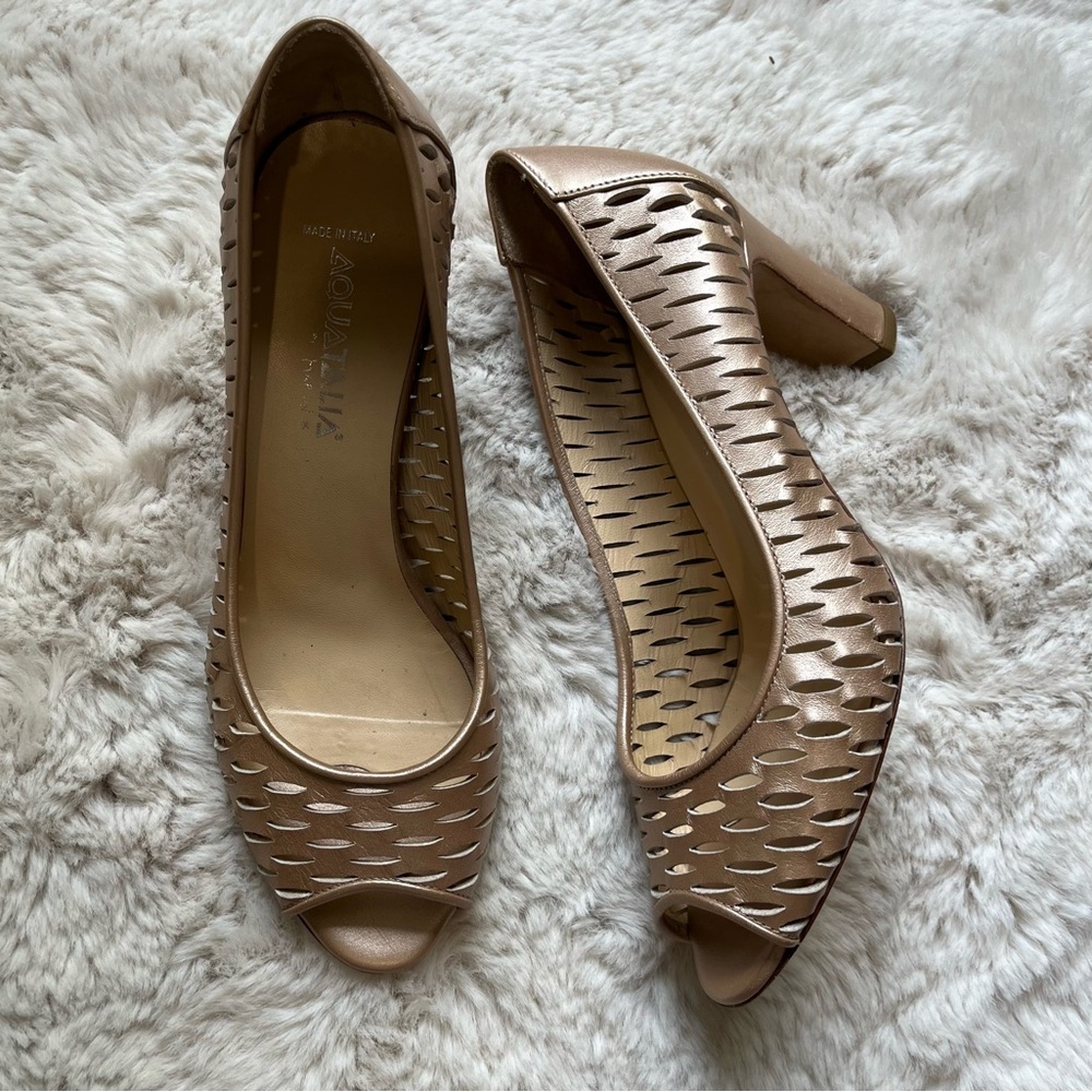Aquatalia Laser Cut Chunky Heel Peeptoe Pump heel leather Size 6